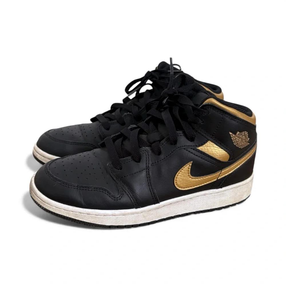 Kids Nike Air Jordan 1 Mid‎ GS Black Gold Metallic Sneakers - 5.5